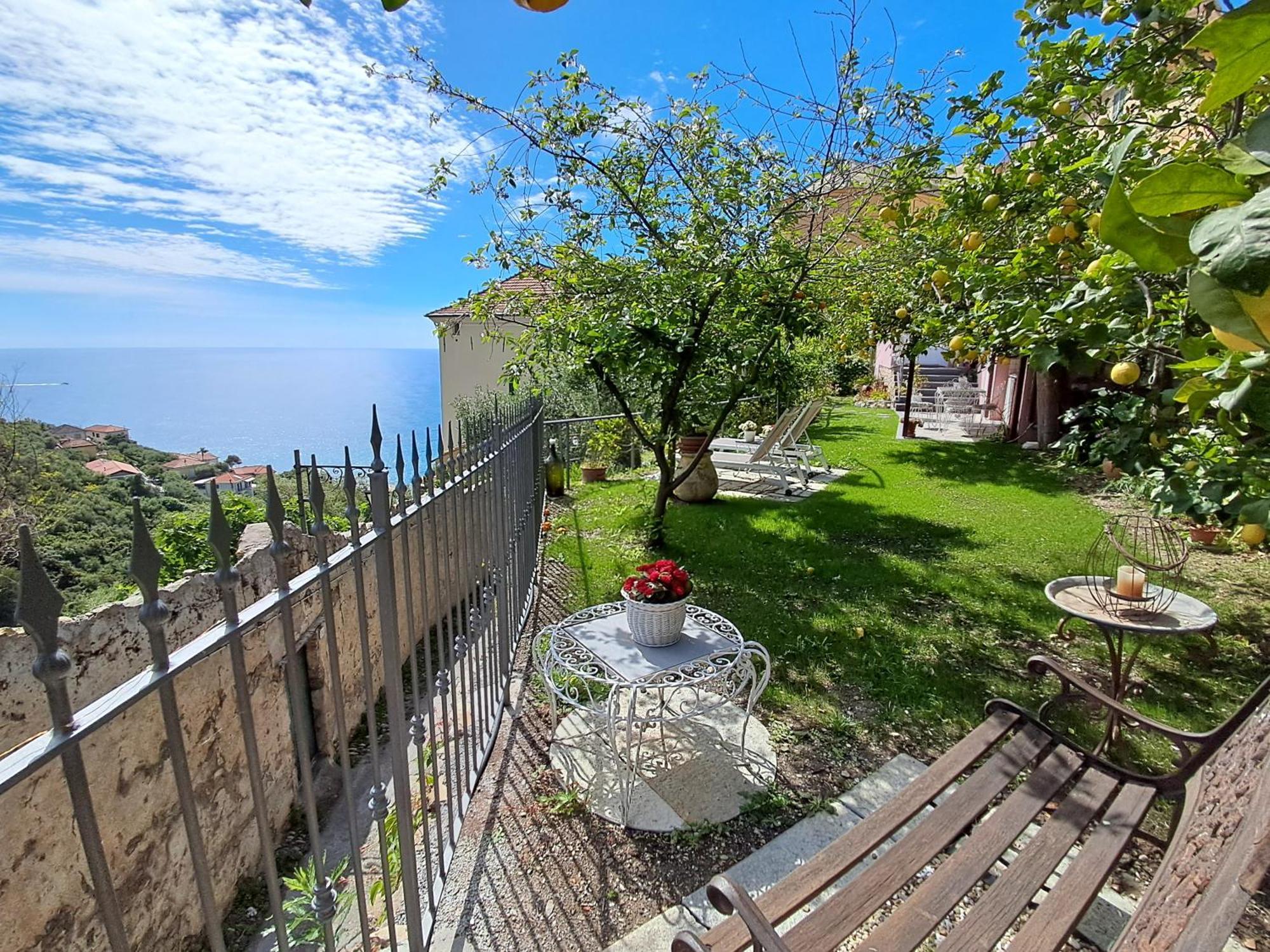Florinda Lemon'S Suite Cervo Exteriör bild