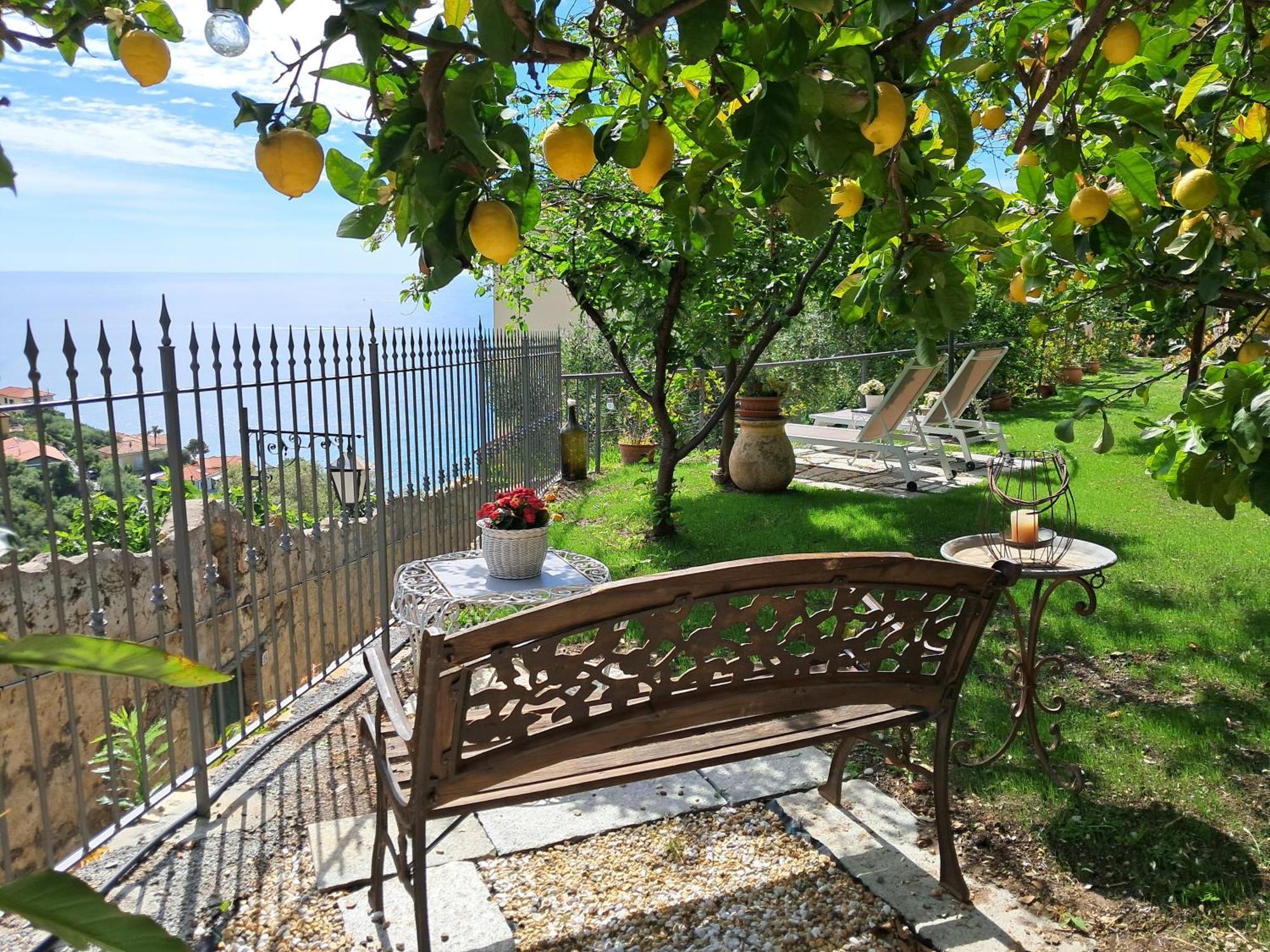 Florinda Lemon'S Suite Cervo Exteriör bild